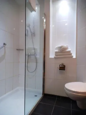 Ramada by Wyndham Hounslow - Heathrow East Photos