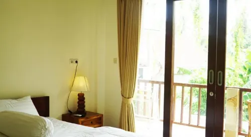 Sari Nusa Inn Kamar Photos
