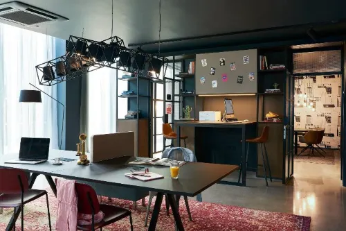 Moxy Chester À proximité de l'hôtel Photos