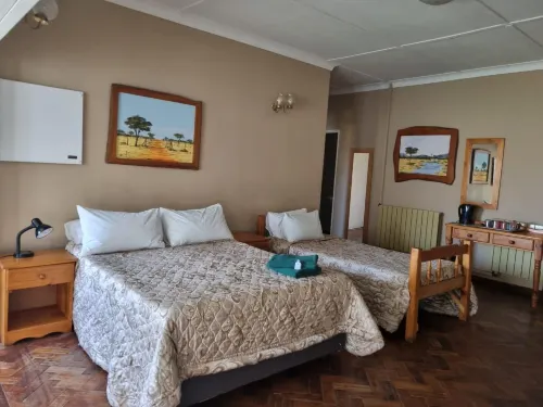 Airport Inn Bed and Breakfast Photos