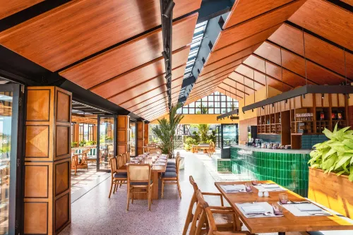 Cross Paasha Bali Seminyak Dining Photos
