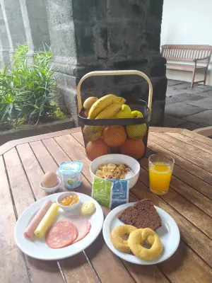 Azores Youth Hostels - Pico Mahlzeiten Photos