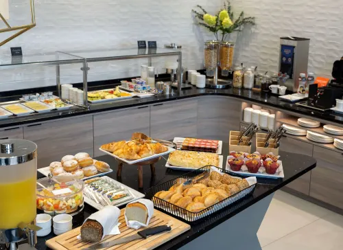 Hampton by Hilton Celle Dining Photos
