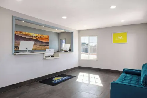 Days Inn by Wyndham Bakersfield Espaces publics Photos