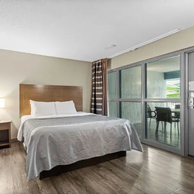 Travelodge Hotel by Wyndham Saskatoon Photos