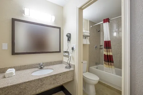 Red Roof Inn Fredericksburg North Rooms Photos