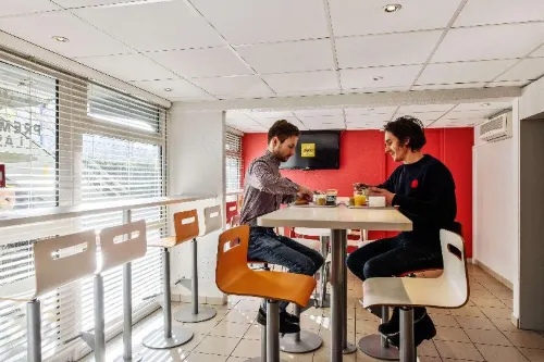 Hôtel Première Classe Besançon Espaces publics Photos