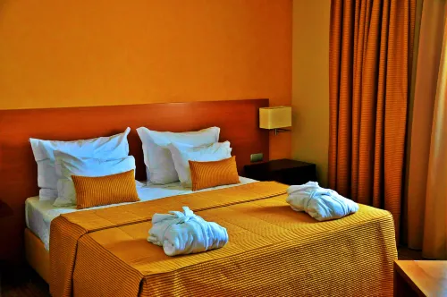 Hotel Lusitania Congress & Spa Kamar Photos