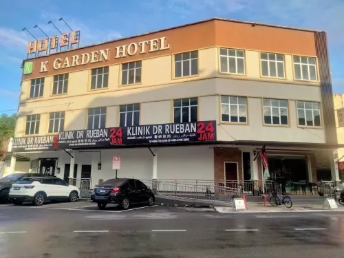 K GARDEN HOTEL PARIT BUNTAR Extérieur Photos