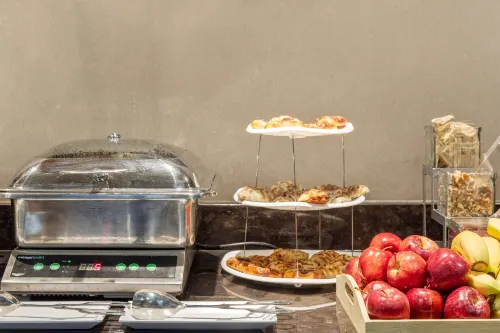 Cambria Hotel Plano - Frisco Ristorazione Photos