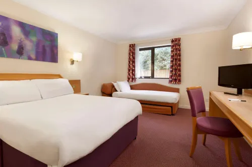 Days Inn by Wyndham Southampton Rownhams Photos