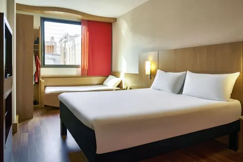 Ibis Barcelona Centro (Sagrada Familia) Photos