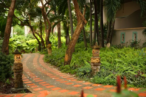 Diana Garden Resort Рядом с отелем Photos