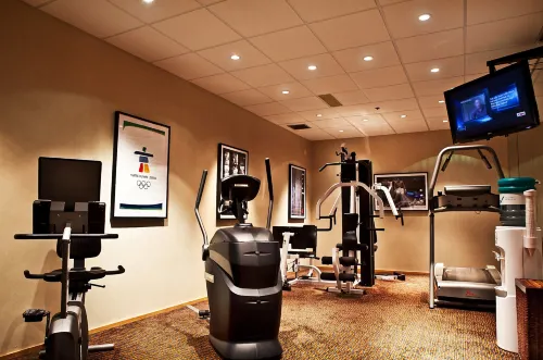 Holiday Inn Express & Suites Langley Leisure & Recreation Photos