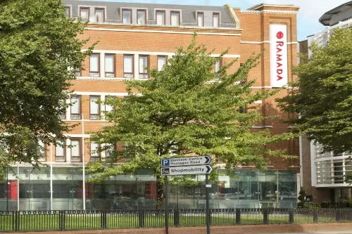 Ramada by Wyndham Hounslow - Heathrow East Featured Photos