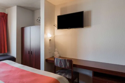 Motel 6 Olathe, KS Rooms Photos