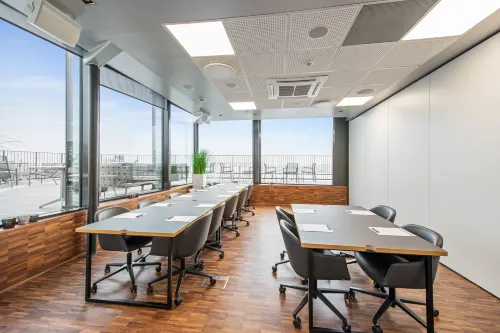 Clarion Hotel the Edge Business Facilities Photos