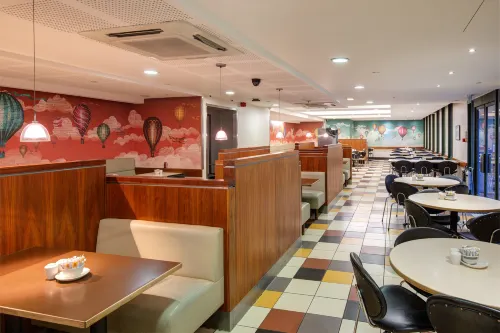 Royal National Hotel Restauration Photos
