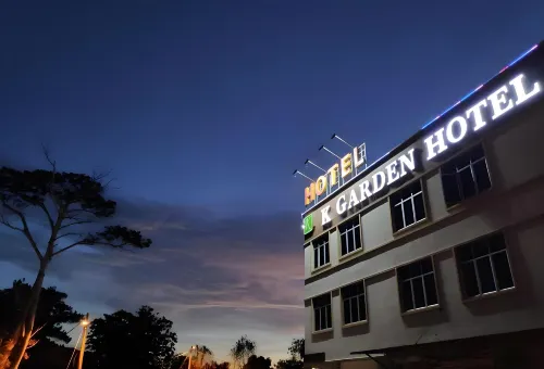 K GARDEN HOTEL PARIT BUNTAR Chambres Photos