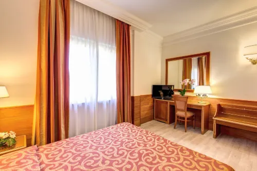 Pinewood Hotel Rome Photos