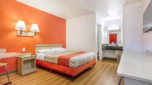 Motel 6 Phoenix, AZ - West Rum Photos