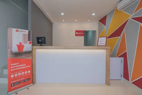 RedDoorz Apartment @ Sentul Tower Area Publik Photos