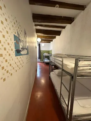 Hostel Vertigo Vieux-Port Rooms Photos