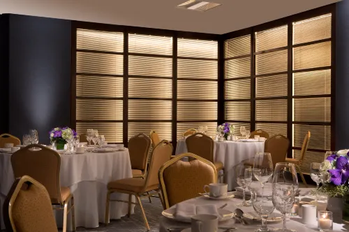 Millennium Hilton New York One UN Plaza Dining Photos