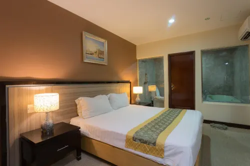 Hallmark View Hotel Zimmer Photos