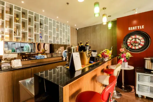 Empress Hotel Makassar City Center by Life Relaksasi & Rekreasi Photos