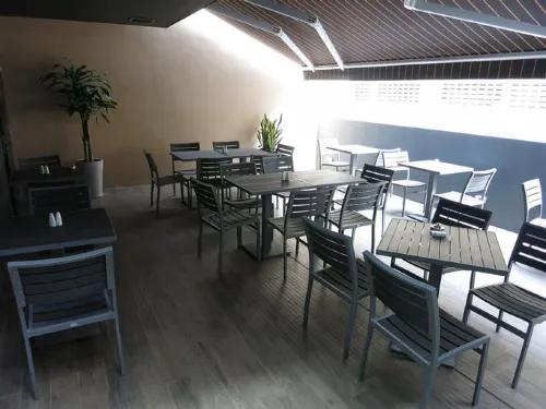 Amrise Hotel Kitchener Dining Photos