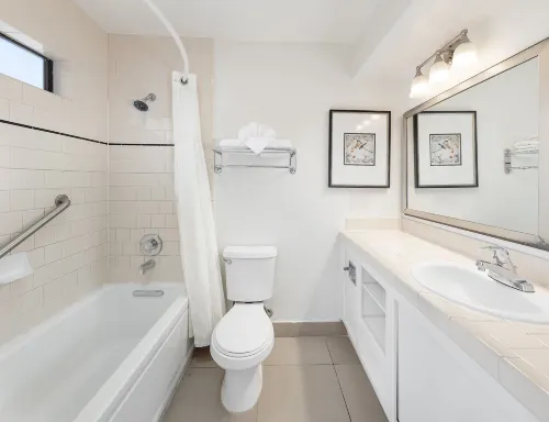 Pelican Inn & Suites Photos