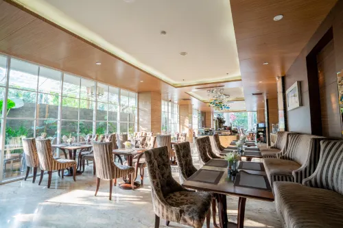 Belviu Hotel Bandung Restauration Photos