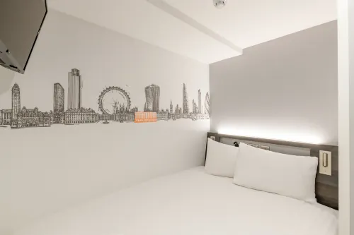 EasyHotel Victoria Camere Photos