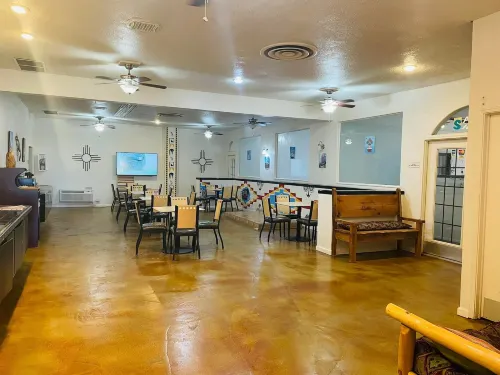 The Classic Desert Aire Hotel Restauration Photos