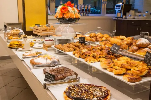 Best Western City Hotel Dining Photos