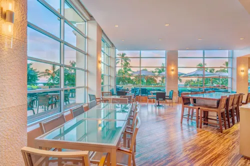 Hyatt Regency Waikiki Beach Resort & Spa Dining Photos