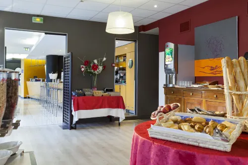 Comfort Hotel Lille l'Union Restauration Photos