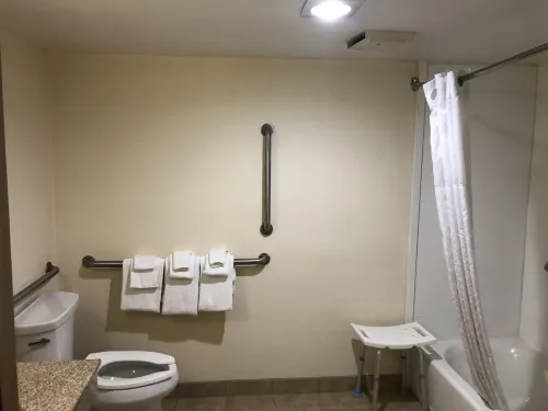 Quality Inn Near Joint Base Andrews-Washington Area Kamar Photos