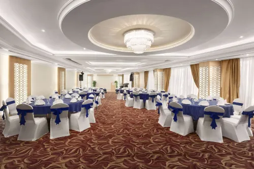 Howard Johnson by Wyndham Bur Dubai Питание Photos