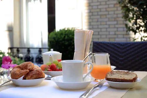 Fraser Suites le Claridge Champs-Elysées Dining Photos