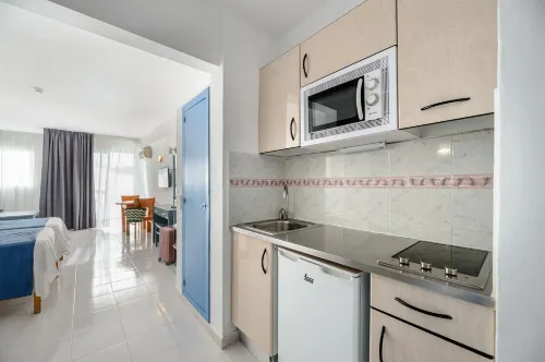 Hotel Apartamentos Vibra Central City - Adults Only Photos