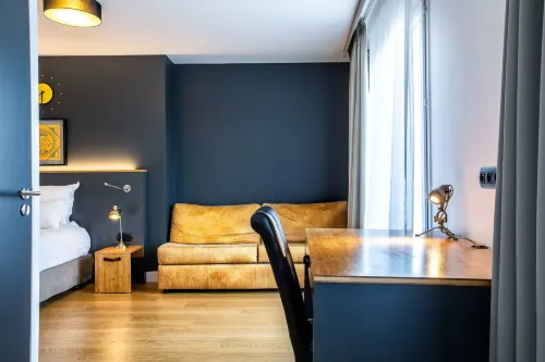 Best Western Plus Suitcase Paris la Defense Photos