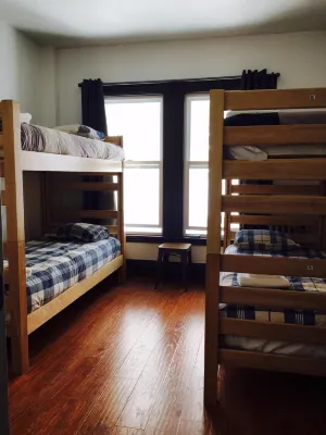 The Bartlett Hotel and Guesthouse Rooms Photos