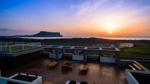 Thira Hotel Hotellin lähellä Photos