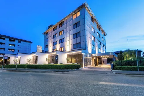 Hotel Palace Verona Exterior Photos