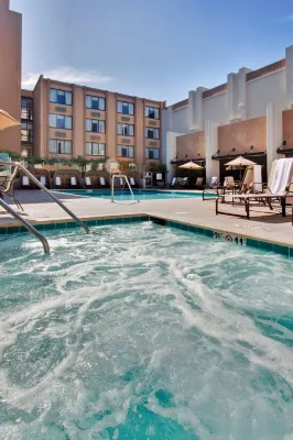 Holiday Inn & Suites Anaheim (1 Blk/Disneyland®) Leisure & Recreation Photos
