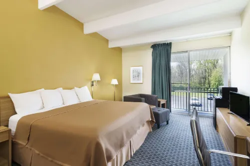 Howard Johnson by Wyndham Newburgh/West Point Featured Photos
