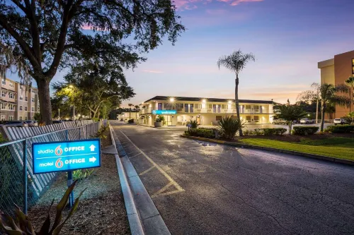 Motel 6 Kissimmee, FL - Orlando À proximité de l'hôtel Photos
