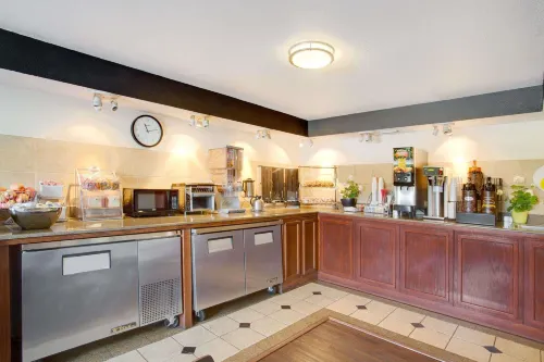 Super 8 by Wyndham Orlando International Drive Питание Photos